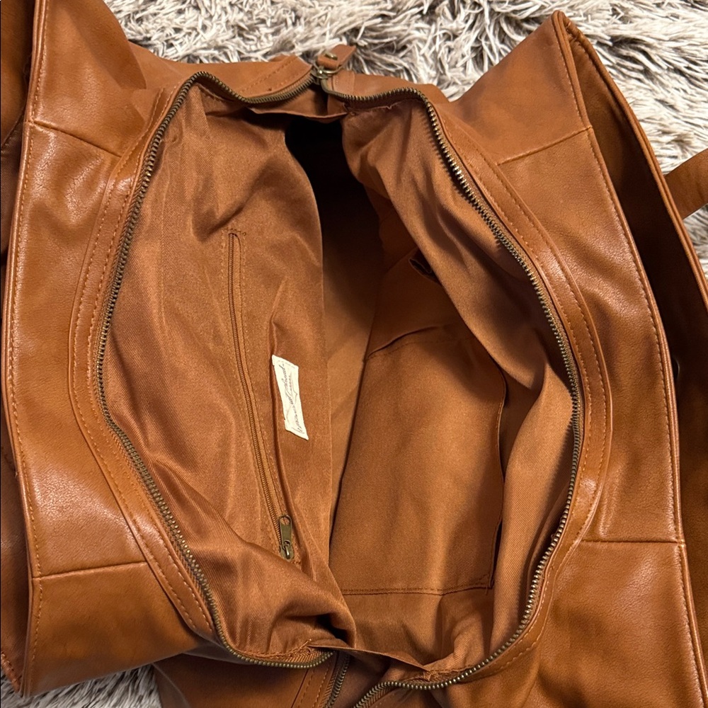 Universal Thread Tan Weekender Bag NWOT - Picture 5 of 6